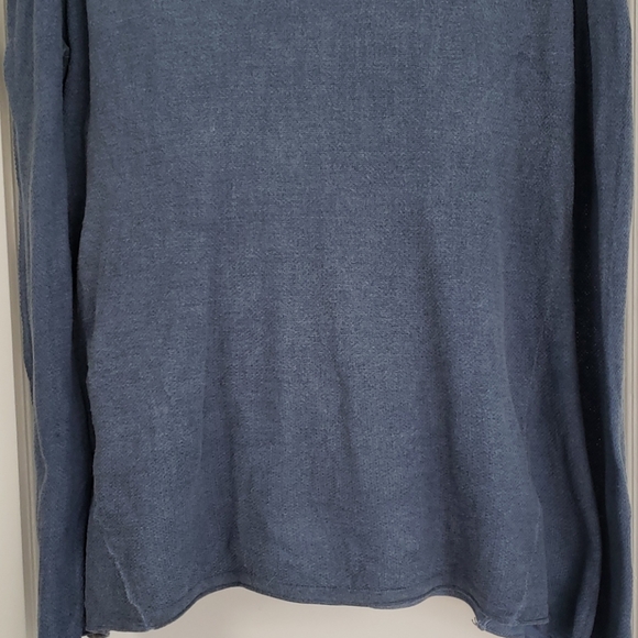 Top - Picture 2 of 4